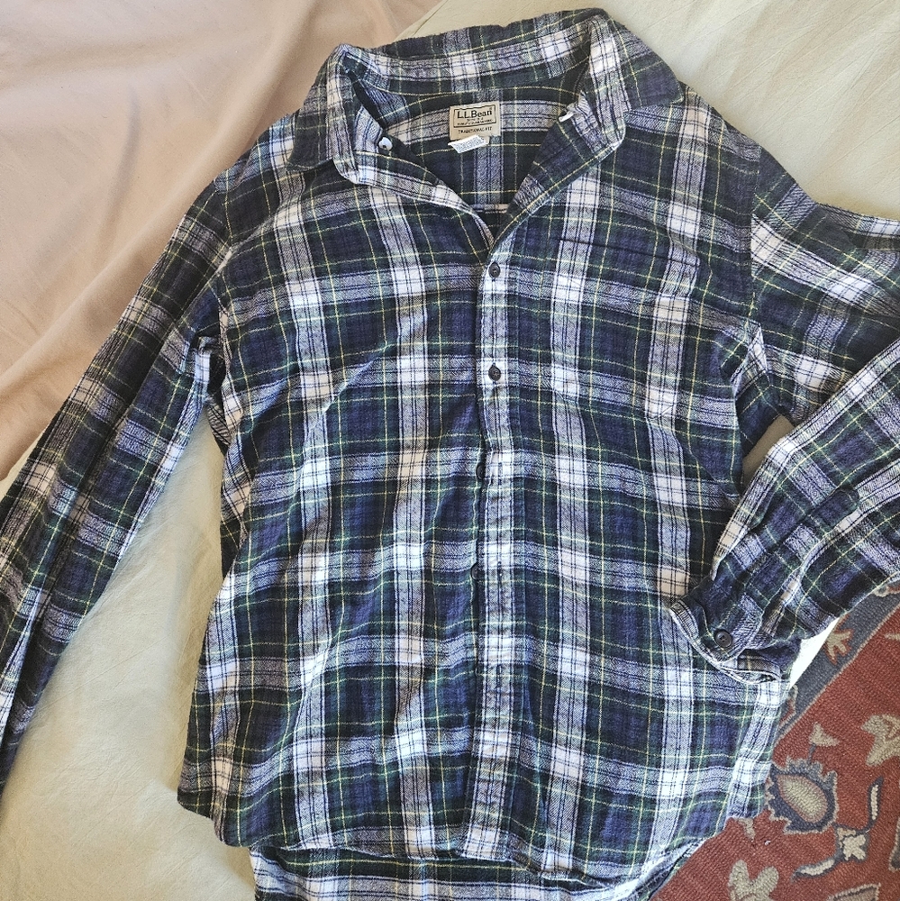 L.L. Bean Womens Medium 100% Cotton Casual Blue and Green Button Down Shirt